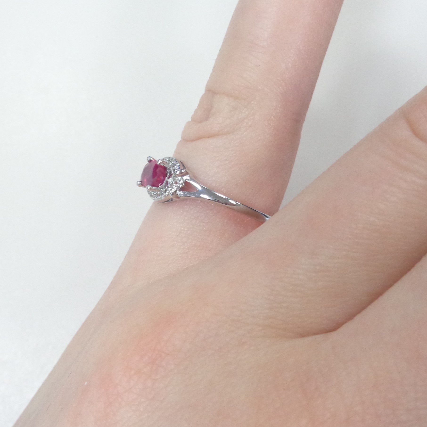 Серебряное кольцо с рубином